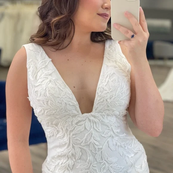 Essense of Australia Wedding Dress D3637